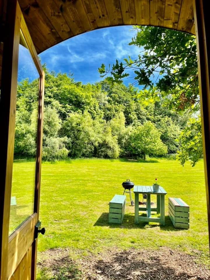 Battle Pods And Bells Glamping Hotel Exterior foto